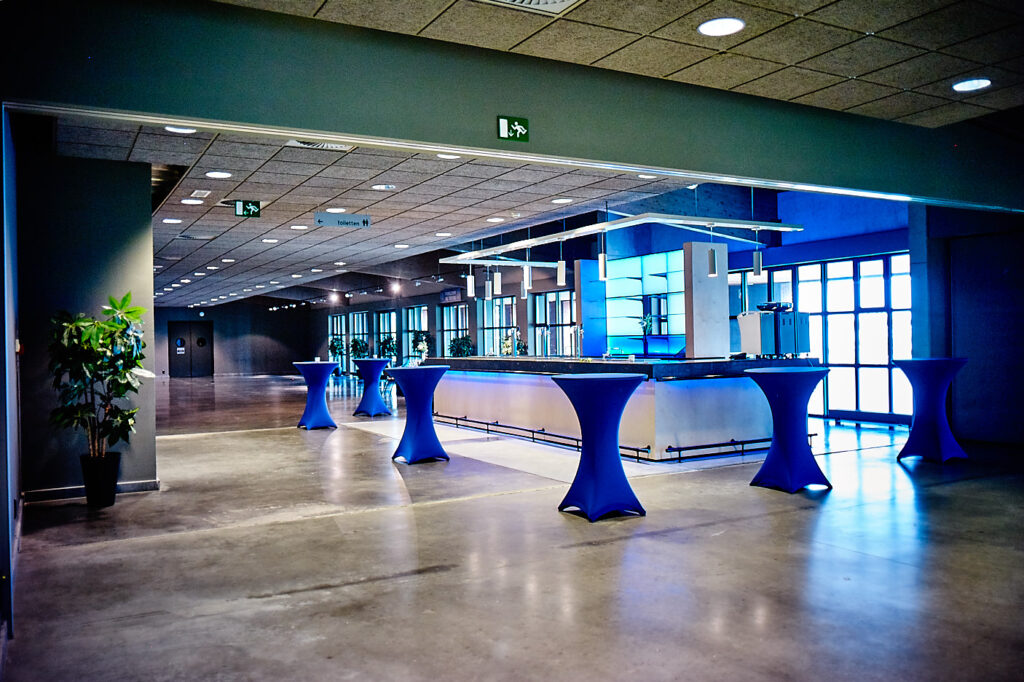 Zaal Stella